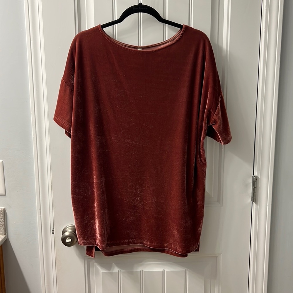 Pink mts Velvet short sleeve XL top